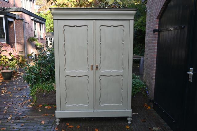 Antieke biedermeier kast. € 425,00