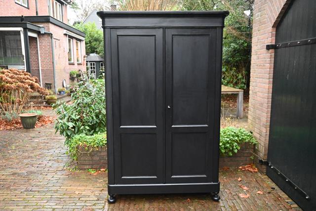 Antieke demontabele kast. € 425,00